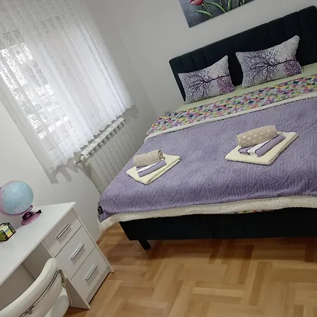 Apartment Lara *