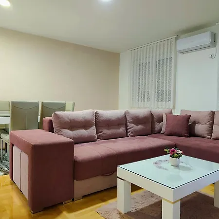 Lara Apartment
